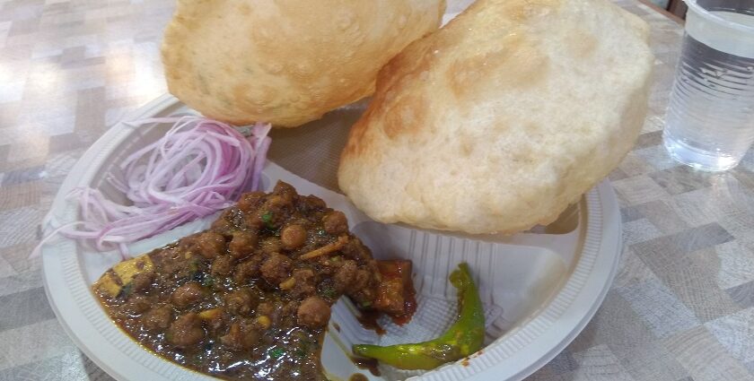 Image of delisiocus choley bhature restaurant serving the best food in Faridabad