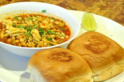 Misal Pav is one of the popular local dishes and staple diets for people of Lonavala