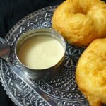 Medu vadas, served with coconut chutney, one of the best food in Nellore for breakfast