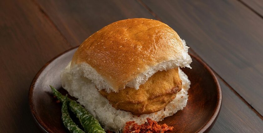 A picture of a plate of vada pav, the best food in Solapur