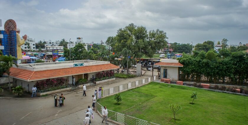 Panoramic view of places to visit in Shirdi for couples.