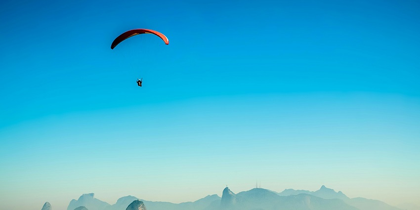 The best time for paragliding in srinagar is the summer stretch of the year