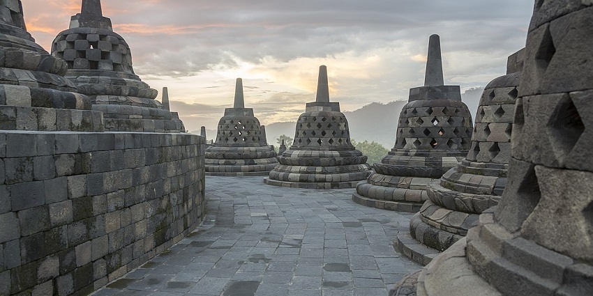 A picture of temple in perfect weather conditions and peaceful background scenery