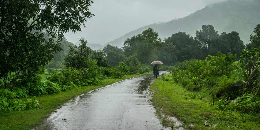 The best time to visit Sindola Fort is between October and March for cool weather.