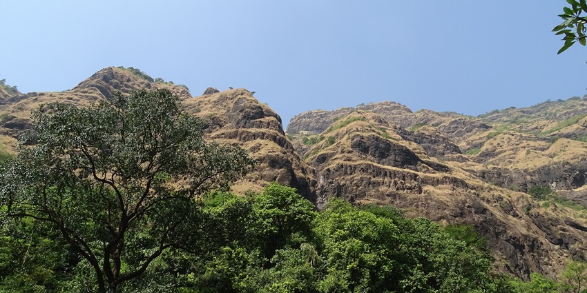 The best time to visit Vajragad Fort Maharashtra is from October to March for pleasant trekking.