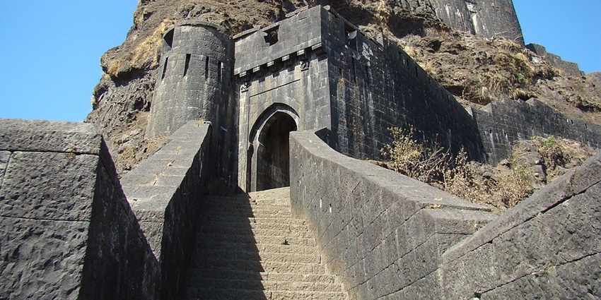 The Best time to visit Vardhangad Fort Maharashtra is from October to March.