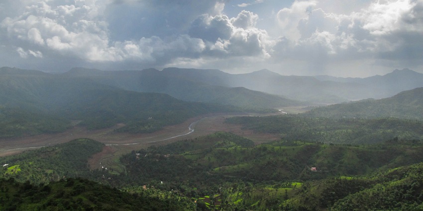 The ideal time to visit Kalyangad Fort Maharashtra is between October and March.