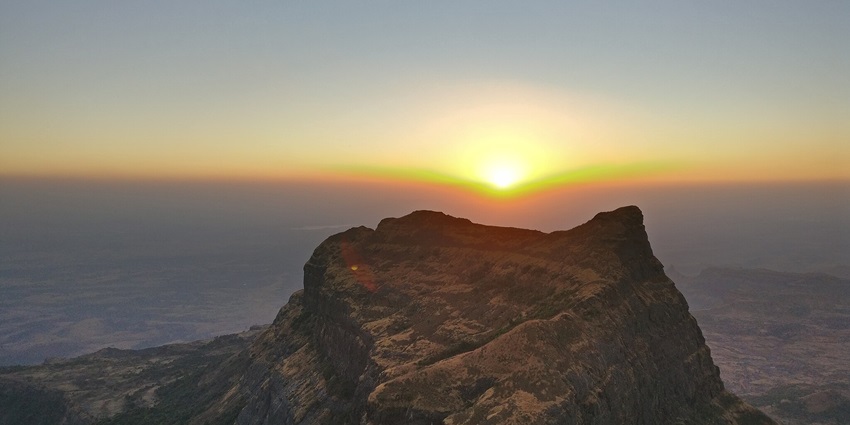 The ideal time to visit Kulang Fort in Maharashtra is between October and March.