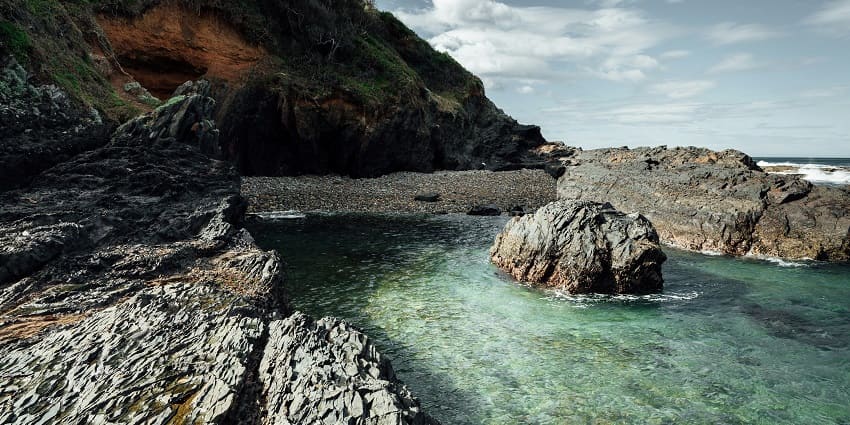 The appropriate time to explore Maharashtra is between October and February.