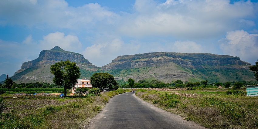 The ideal time to visit the fort in Maharashtra is between October and February.