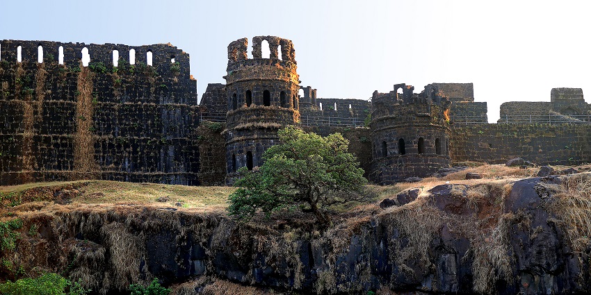 The best time to visit Dahanu Fort Maharashtra is from October to March.