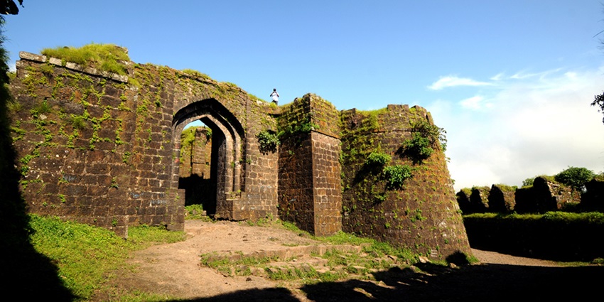 The best time to visit Gavilgad Fort Maharashtra is between October and February.