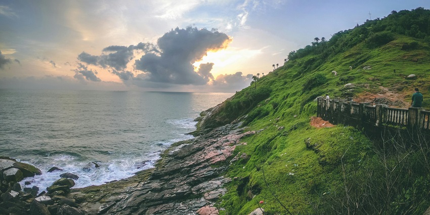 The optimal time to visit Birwadi Fort Maharashtra is between October and March.