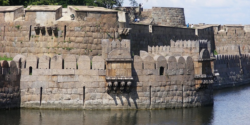 Best Time to Visit Rajagiri Fort is during rainy and winter season