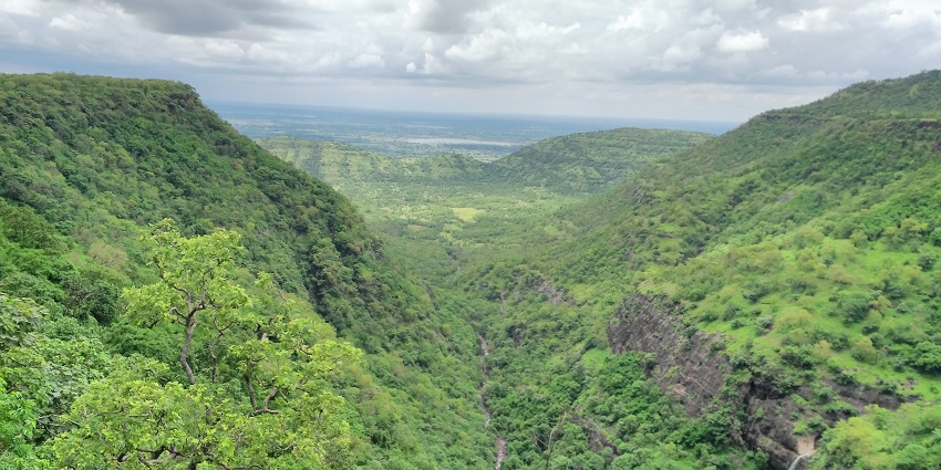 Best time to visit Pitalkhora Caves is between November to February for pleasant weather.