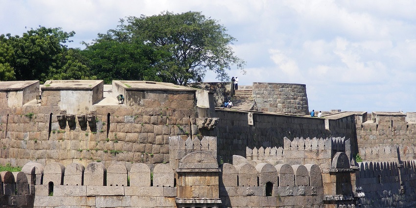 The best time to visit Tiruchirapalli Rock Fort is during the cooler months, from October to March
