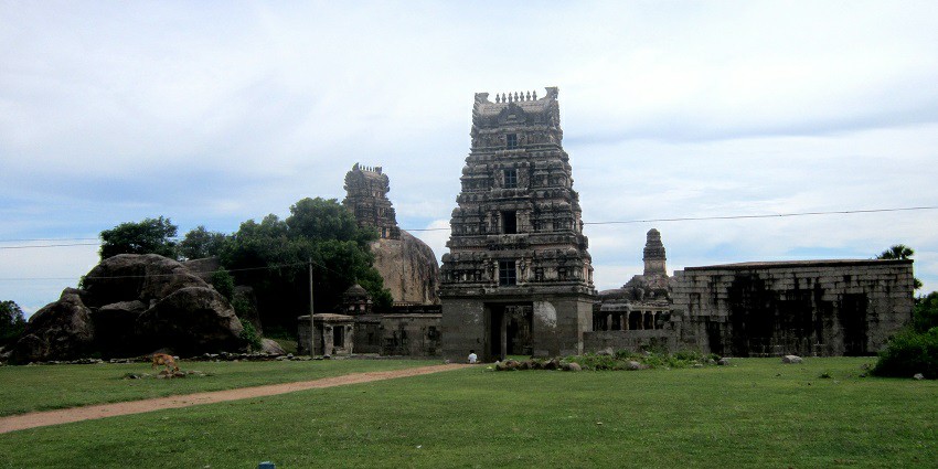 The ideal time to visit Vandavasi Fort Tamil Nadu is between November and February.