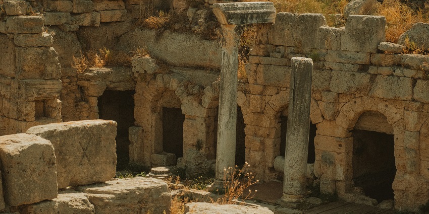 A glimpse of breathtaking citadel reaching for the sky, reflecting the grandeur of fort.