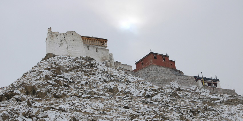 The best time to visit this monastery is from May to September as the weather is pleasant