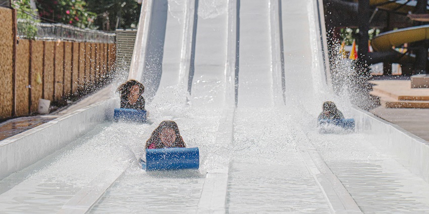 Escape the heat at teh thrilling and exciting water park located in the city of Aligarh.
