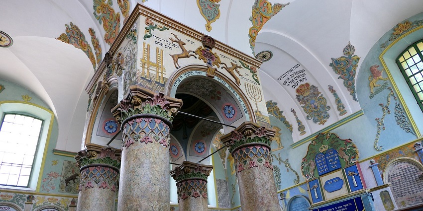  Pay homage to Bet El Synagogue, an overlooked tourist attraction in Maharashtra.
