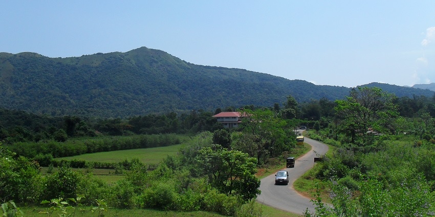 Bhagamandala Hill offers panoramic views of valleys and Arabian Sea for all travellers.