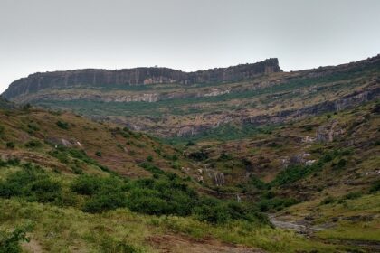 Bhamer Fort is known for its caves and treks surrounding its history.