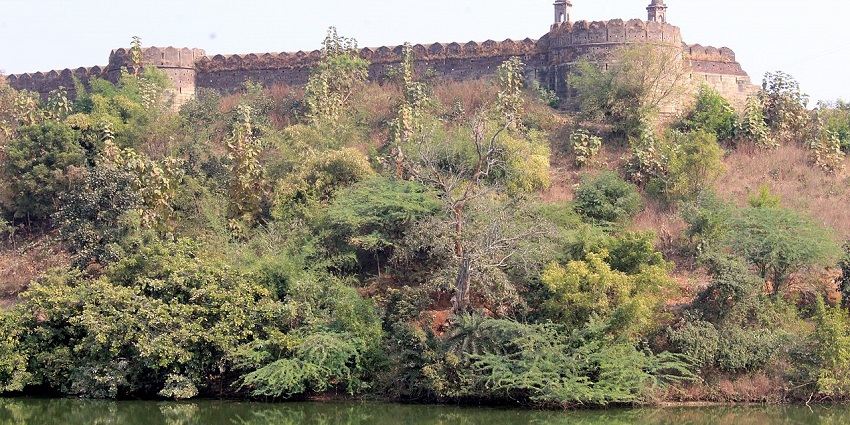 Scenic view of fort in Bhandara.