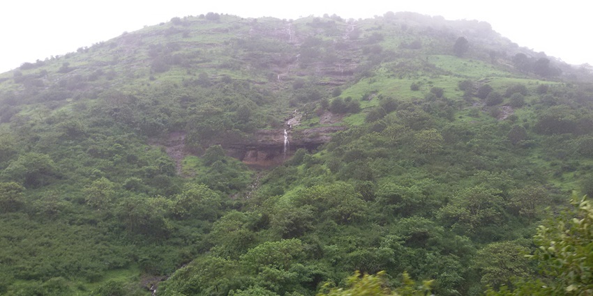 Scenic view of Bhandardara mountains, a tourist attraction near Navra Navri Fort.