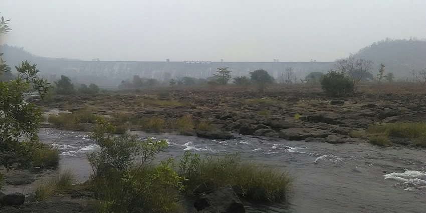 Scenic picture of Bhatsa River Valley, one of the ideal places to visit near Igatpuri for nature lovers