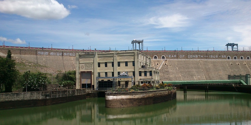 Bhavanisagar Dam in erode district near Periyapalayam Temple