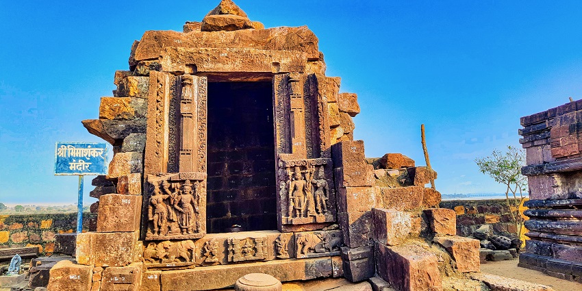 A picture of Bhimashankar Temple, one of the most religious places to visit near Pune in March.
