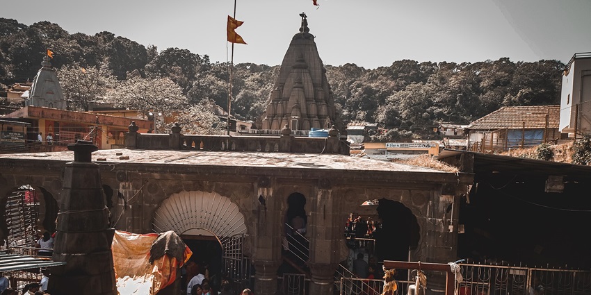 Excellent destination for spiritual seekers and adventure lovers near Lenyadri Caves