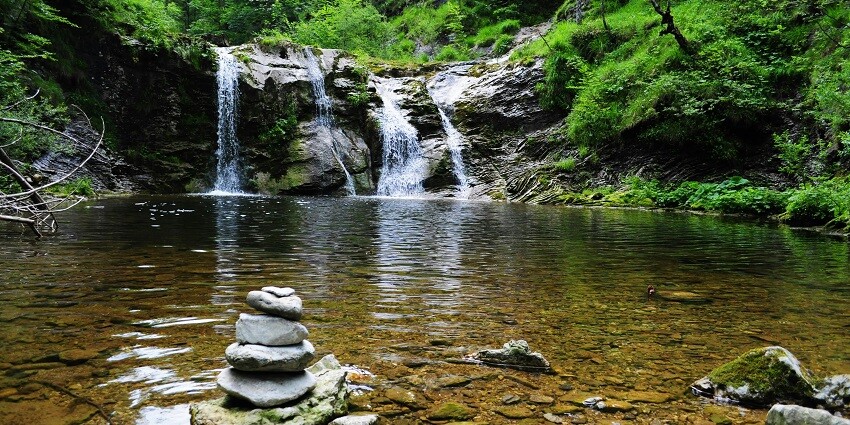 A picture of Bhivpuri Waterfall, which is one of the best attractions near Karjat.