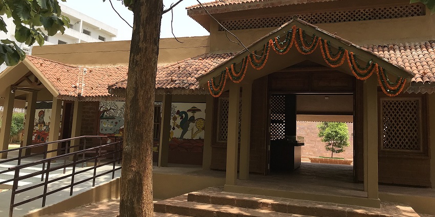 Bhujodi museum showcases Kutch’s textiles with live weaving and artisan interactions