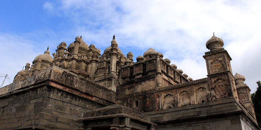 An image showing intricate Bhuleshwar Temple architecture, the best place near Chakan Fort.