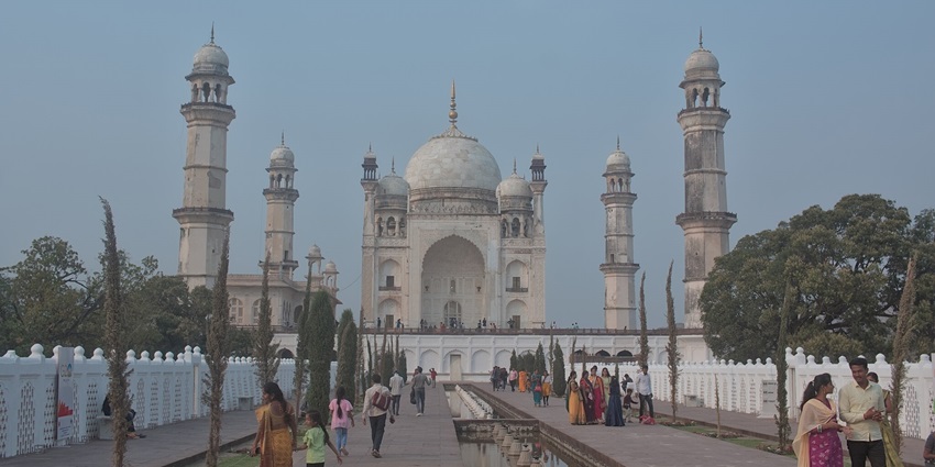 View of Bibi Ka Maqbara with lovely gardens, one of the places to visit near Aurangabad.