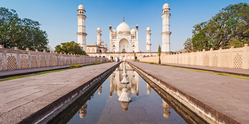 An image of the beautiful architecture of Bibi Ka Maqbara, often called Mini Taj Mahal