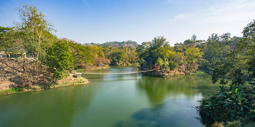 A panoramic view of the Sheelavanthakere Lake View Park, one of the best things to see