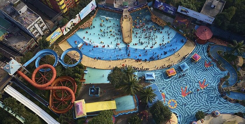 Image of a water park - the exciting atmosphere and full-on fun at Blue World Water Park