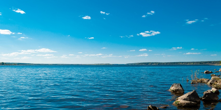 Mehrun Lake features boating which is one of the best things To Do In Jalgaon.