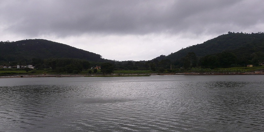 A peaceful scene of boating on Punganoor Lake, a must-try among the things to see in Yelagiri.