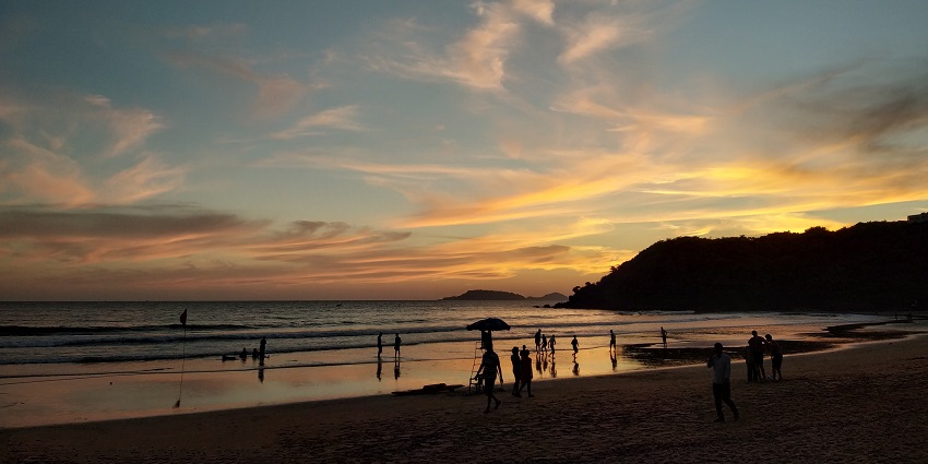 Enchating view of the Bogmalo beach against the sky with many vibrant colors