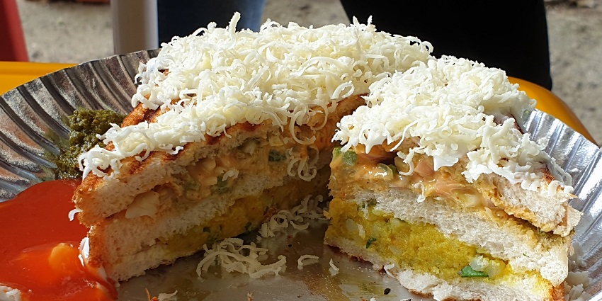 A crunchy, colorful bite of Mumbai’s street style, one of the best foods in Dadar.