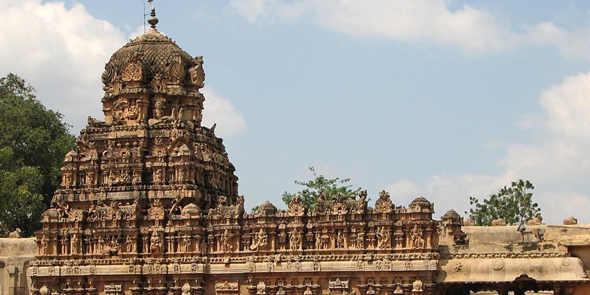 The towering vimana of Thanjavur Brihadeeswarar Temple, a marvel of Chola Temple.