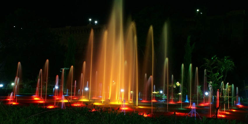 Music fountain show in Brindavan Gardens, a place to visit near Mysore Palace