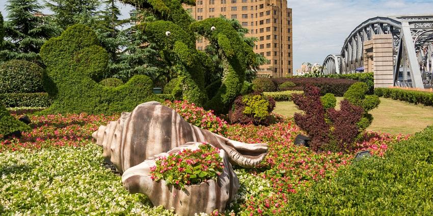 An image of Bund Garden, among the beautiful places to visit near Dagdusheth Ganpati Temple.