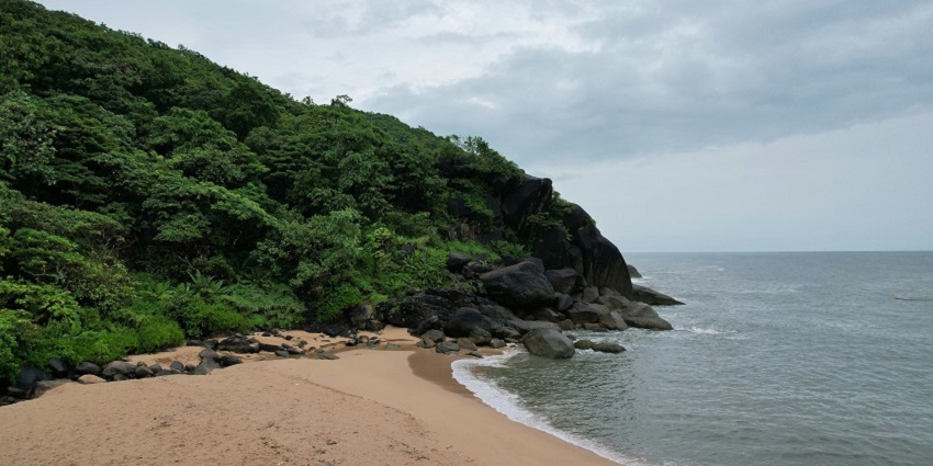 An idyllic view of Butterfly Beach, one of the best places to visit in Goa with friends.