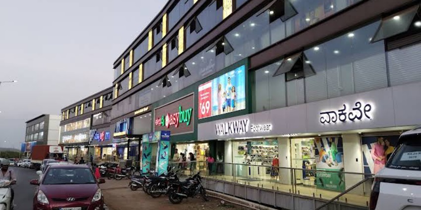 A shopping complex offering latest products, a great site for shopping in Kolhapur