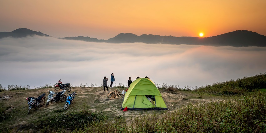 Enjoy the great outdoors by sleeping under the stars and other adventure sports in Kodaikanal.